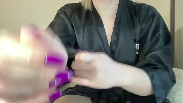 YourGreekAnna online show from March 3, 2025, 2:04 pm