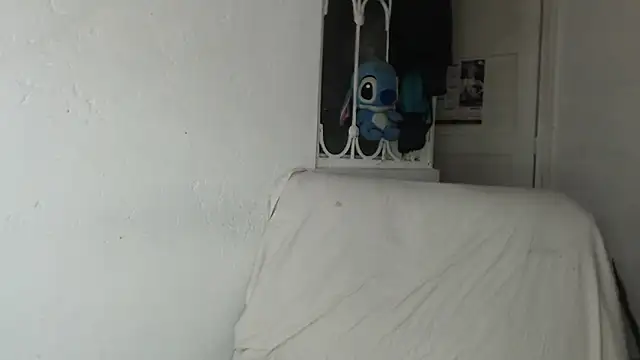 Snapshot of skinny_sweet2411 chatting on October 6, 2025, 6:22 am skinny sweet2411 online show from October 6, 2025, 6:22 am