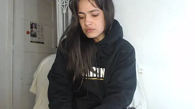 Snapshot of skinny_sweet2411 chatting on November 11, 2025, 8:20 pm skinny sweet2411 online show from November 11, 2025, 8:20 pm