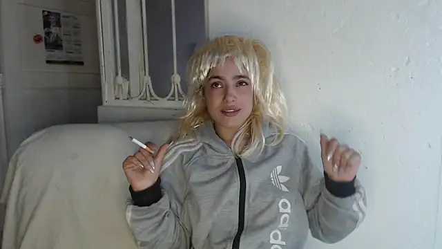 Snapshot of skinny_sweet2411 chatting on November 12, 2025, 3:12 pm skinny sweet2411 online show from November 12, 2025, 3:12 pm