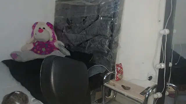 skinny sweet2411 online show from March 24, 2026, 3:11 am