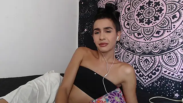 liissa 0 online show from April 14, 2026, 5:19 pm