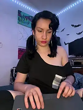 Snapshot of Nina-Chick777 chatting on June 14, 2026, 2:24 am Nina-Chick777 online show from June 14, 2026, 2:24 am