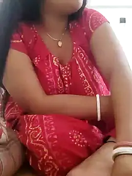 Snapshot of Priya_2222 chatting on February 5, 2025, 6:04 pm Priya 2222 online show from February 5, 2025, 6:04 pm