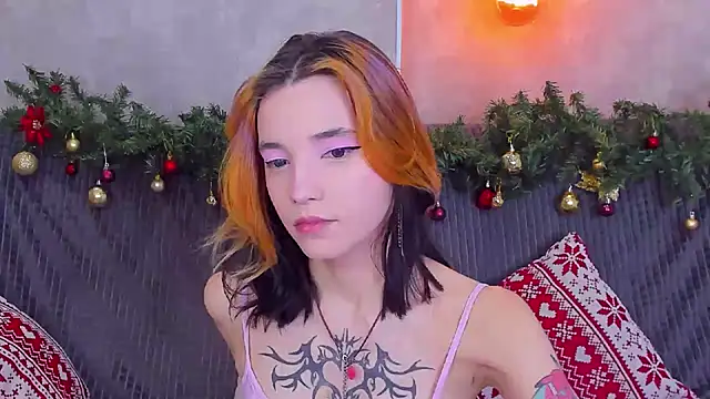 as1an girlfriend online show from December 15, 2024, 5:10 pm