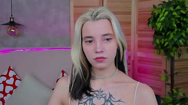 as1an girlfriend online show from March 6, 2025, 10:09 am