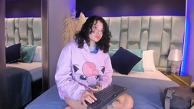 Snapshot of KatherineGomez chatting on February 21, 2025, 2:39 am KatherineGomez online show from February 21, 2025, 2:39 am