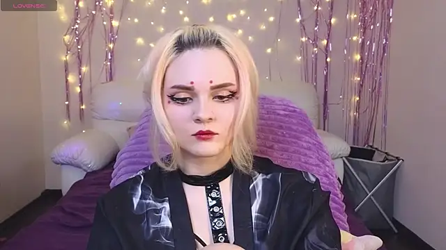 One Moment  online show from March 5, 2025, 12:27 am