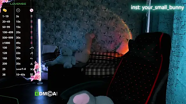 Snapshot of Your_small_bunny chatting on June 12, 2026, 2:10 am Your small bunny online show from June 12, 2026, 2:10 am