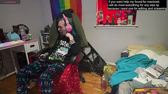 tallnerdyguy online show from March 17, 2025, 10:06 pm