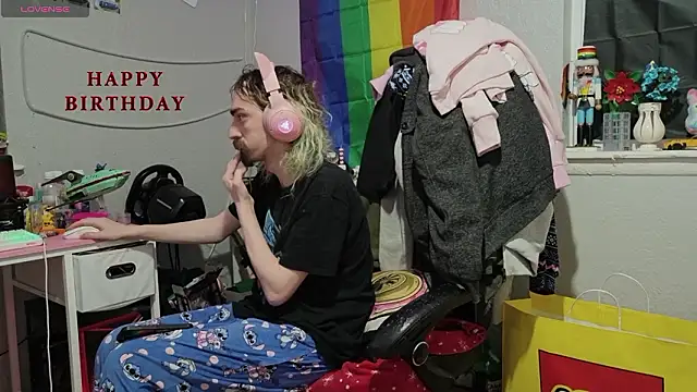 tallnerdyguy online show from February 10, 2026, 1:10 am