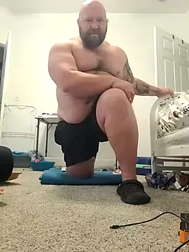 Snapshot of Strong_Bear89 chatting on January 1, 2025, 7:21 pm Strong Bear89 online show from January 1, 2025, 7:21 pm