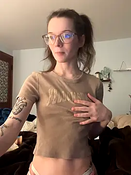 Snapshot of dreamteemergirl chatting on November 10, 2025, 10:53 pm dreamteemergirl online show from November 10, 2025, 10:53 pm