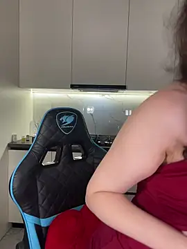 CurlyLara online show from March 28, 2026, 2:33 am