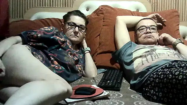 Snapshot of AlanaLaDream chatting on November 1, 2025, 5:59 pm AlanaLaDream online show from November 1, 2025, 5:59 pm