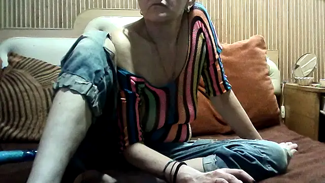 Snapshot of AlanaLaDream chatting on February 5, 2026, 5:39 pm AlanaLaDream online show from February 5, 2026, 5:39 pm