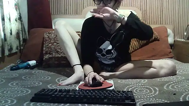 Snapshot of AlanaLaDream chatting on April 2, 2026, 12:14 pm AlanaLaDream online show from April 2, 2026, 12:14 pm