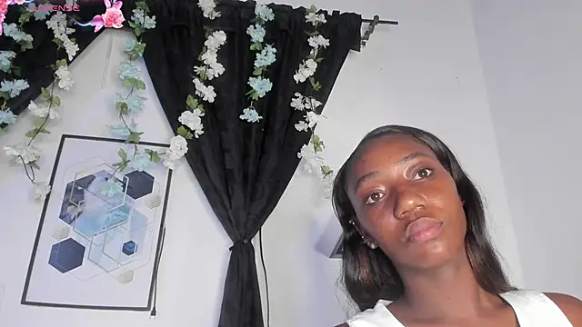 Snapshot of Khenta_Michells chatting on May 13, 2026, 11:29 am Khenta Michells online show from May 13, 2026, 11:29 am