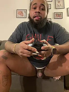 Snapshot of Pap1_Champo chatting on January 1, 2025, 8:24 am Pap1 Champo online show from January 1, 2025, 8:24 am