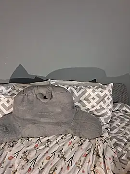 Snapshot of MsPink_Flamingtoes544 chatting on January 17, 2026, 12:21 pm MsPink Flamingtoes544 online show from January 17, 2026, 12:21 pm