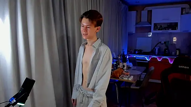 Snapshot of AndrewwCarter2 chatting on February 8, 2025, 6:12 pm AndrewwCarter2 online show from February 8, 2025, 6:12 pm