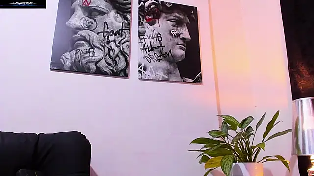 CruzVega online show from November 29, 2025, 11:08 pm