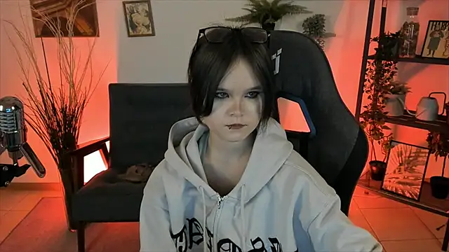 Snapshot of Elainebeness chatting on December 1, 2024, 11:47 pm Elainebeness online show from December 1, 2024, 11:47 pm