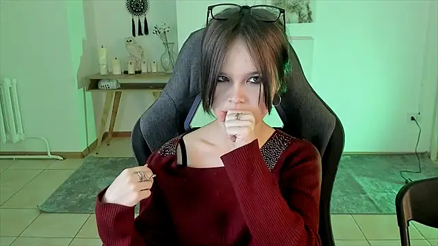 Snapshot of Elainebeness chatting on December 4, 2024, 9:18 am Elainebeness online show from December 4, 2024, 9:18 am