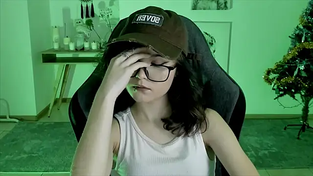 Snapshot of Elainebeness chatting on December 19, 2024, 8:55 pm Elainebeness online show from December 19, 2024, 8:55 pm