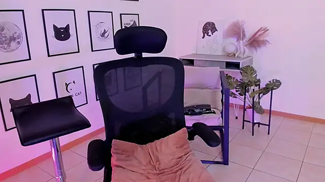 Snapshot of Elainebeness chatting on January 7, 2025, 7:28 pm Elainebeness online show from January 7, 2025, 7:28 pm