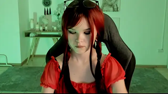 Snapshot of Elainebeness chatting on January 12, 2025, 10:54 pm Elainebeness online show from January 12, 2025, 10:54 pm