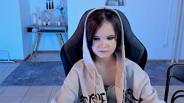 Snapshot of Elainebeness chatting on February 5, 2025, 1:47 am Elainebeness online show from February 5, 2025, 1:47 am