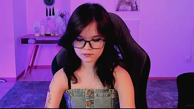 Snapshot of Elainebeness chatting on March 9, 2025, 1:56 am Elainebeness online show from March 9, 2025, 1:56 am