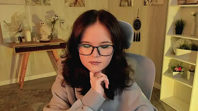 Snapshot of Elainebeness chatting on March 22, 2025, 6:58 pm Elainebeness online show from March 22, 2025, 6:58 pm