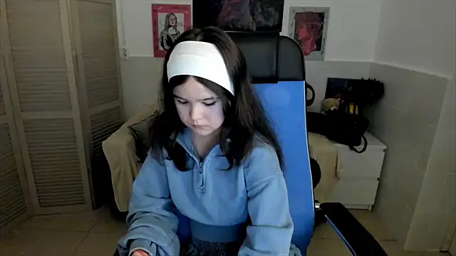 Snapshot of Elainebeness chatting on October 1, 2025, 7:31 pm Elainebeness online show from October 1, 2025, 7:31 pm