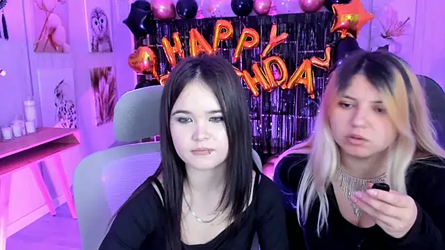 Snapshot of Elainebeness chatting on October 19, 2025, 8:31 pm Elainebeness online show from October 19, 2025, 8:31 pm