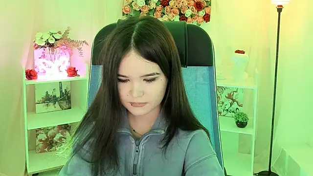 Snapshot of Elainebeness chatting on November 15, 2025, 10:26 pm Elainebeness online show from November 15, 2025, 10:26 pm