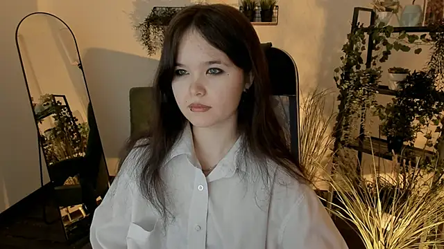 Snapshot of Elainebeness chatting on April 19, 2026, 10:56 pm Elainebeness online show from April 19, 2026, 10:56 pm