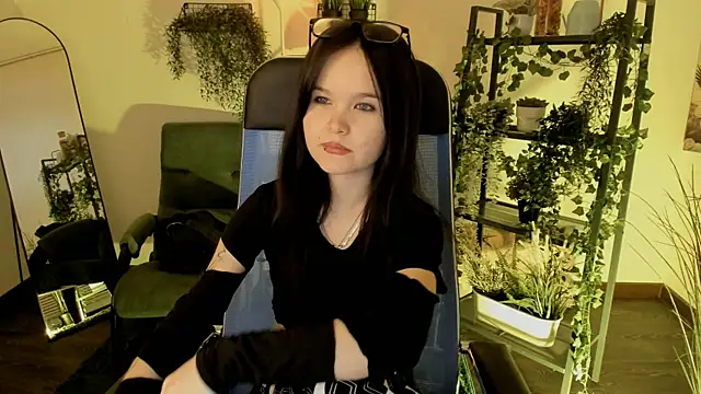 Snapshot of Elainebeness chatting on May 27, 2026, 4:04 pm Elainebeness online show from May 27, 2026, 4:04 pm