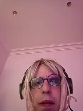 Snapshot of Soraya_Sissy_ chatting on February 3, 2026, 2:21 am Soraya Sissy online show from February 3, 2026, 2:21 am