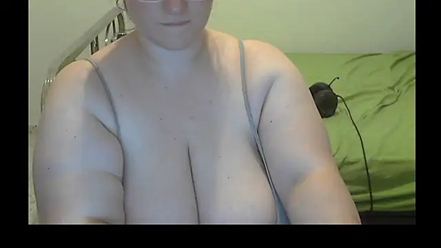 Maebi online show from July 16, 2026, 8:37 pm