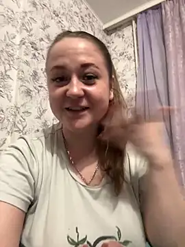 LizzyShine online show from March 3, 2025, 9:15 pm