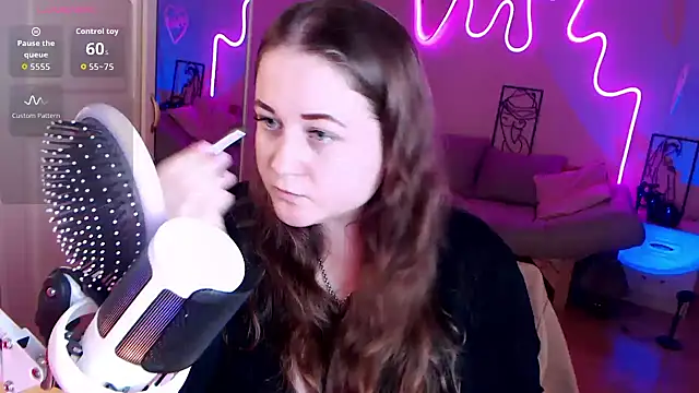 LizzyShine online show from September 21, 2025, 4:30 pm