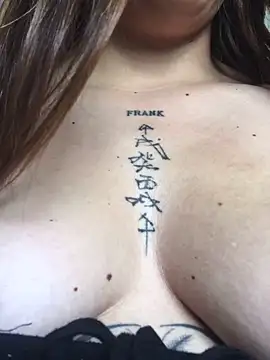 Miss oliviaa online show from December 30, 2024, 3:46 pm