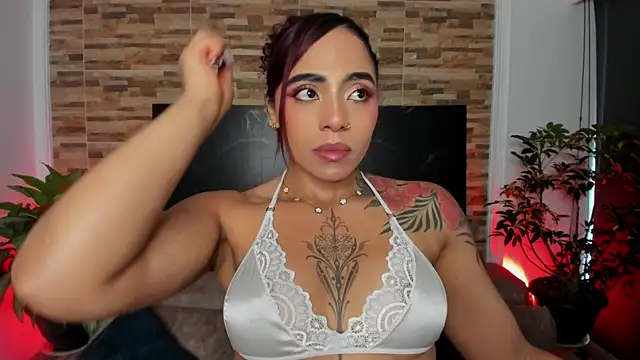 Snapshot of emilyfitness chatting on April 29, 2026, 9:54 pm emilyfitness online show from April 29, 2026, 9:54 pm