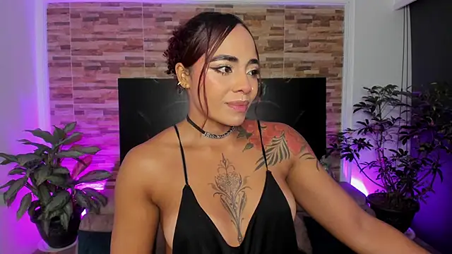 Snapshot of emilyfitness chatting on June 10, 2026, 12:00 am emilyfitness online show from June 10, 2026, 12:00 am