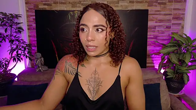 Snapshot of emilyfitness chatting on July 6, 2026, 11:51 pm emilyfitness online show from July 6, 2026, 11:51 pm