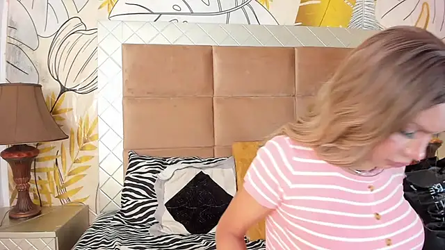 Snapshot of amazing_dolltsx chatting on December 6, 2024, 7:12 pm amazing dolltsx online show from December 6, 2024, 7:12 pm