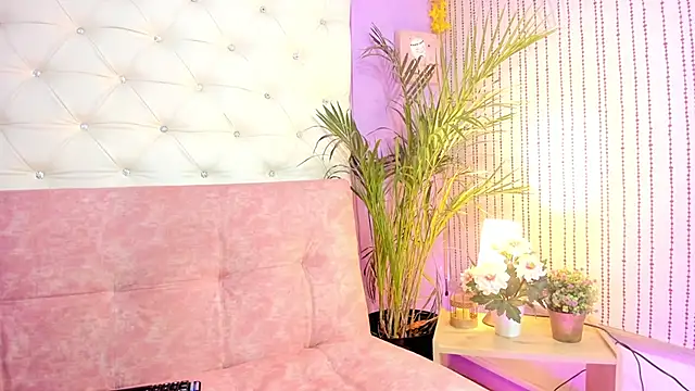 emaa lambert online show from March 7, 2025, 7:05 pm