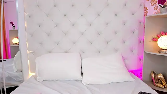 emaa lambert online show from September 23, 2025, 6:22 pm